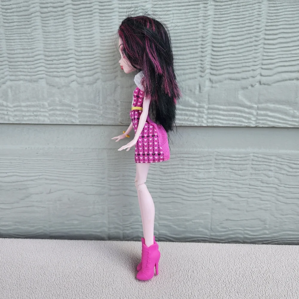 Monster High Basic Budget Draculaura Doll Outfit 2015 Shoes